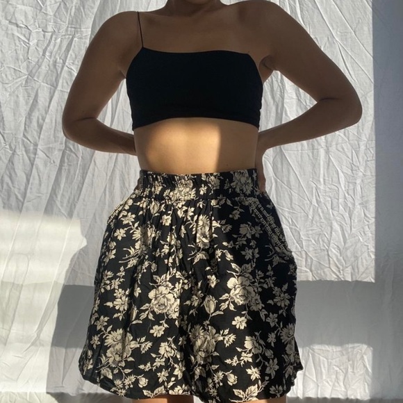 Cute, flowy, flower print skirt. - Picture 2 of 4